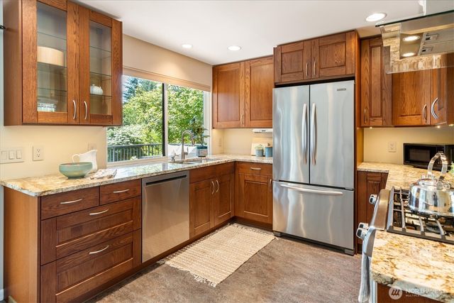 745 N 97th Street, Seattle, WA 98103