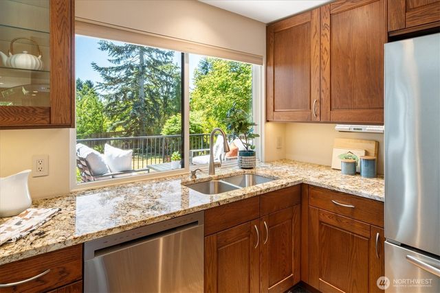 745 N 97th Street, Seattle, WA 98103