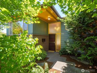 745 N 97th Street, Seattle, WA 98103