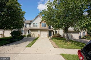 54 SANDHURST DR, Mount Laurel, NJ 08054