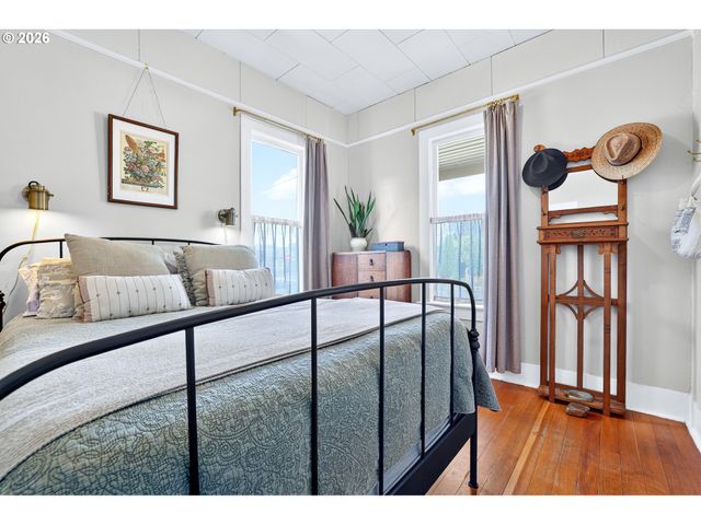 606 E FRANKLIN St, Newberg, OR 97132
