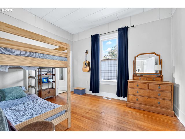606 E FRANKLIN St, Newberg, OR 97132