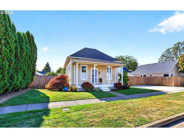 606 E FRANKLIN St, Newberg, OR 97132