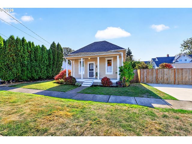 606 E FRANKLIN St, Newberg, OR 97132