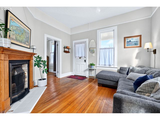 606 E FRANKLIN St, Newberg, OR 97132