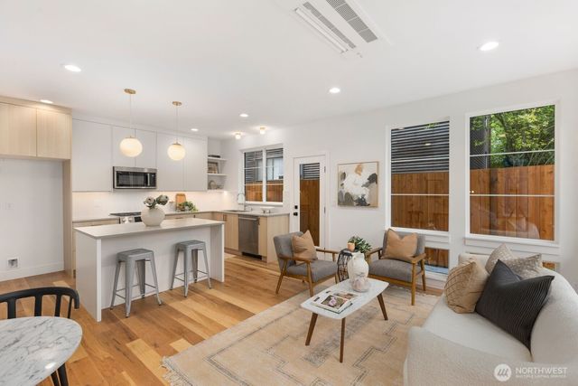 3936 B S Angeline Street, Seattle, WA 98118
