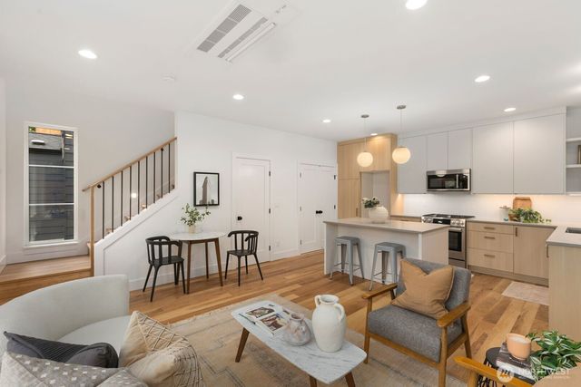 3936 B S Angeline Street, Seattle, WA 98118