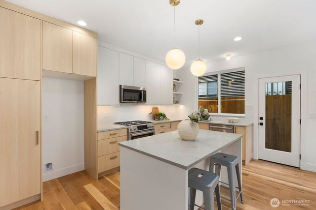 3936 B S Angeline Street, Seattle, WA 98118
