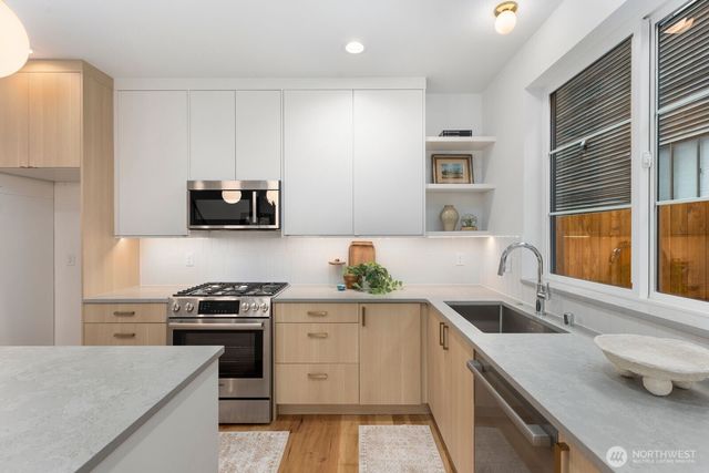 3936 B S Angeline Street, Seattle, WA 98118