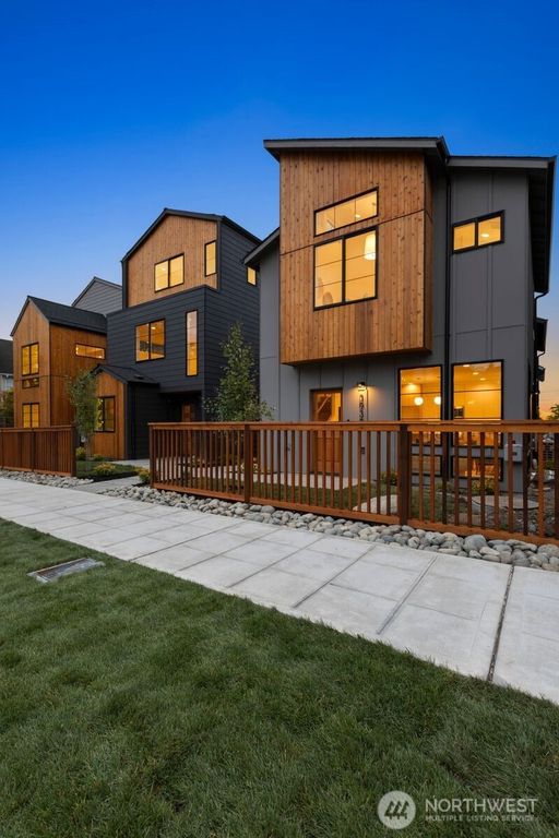 3936 B S Angeline Street, Seattle, WA 98118