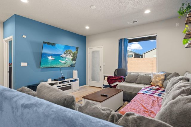 10725 Aspiration Lane SW, Albuquerque, NM 87121