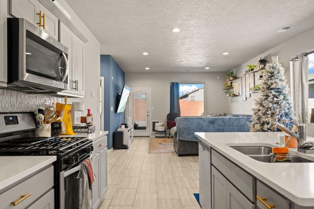 10725 Aspiration Lane SW, Albuquerque, NM 87121