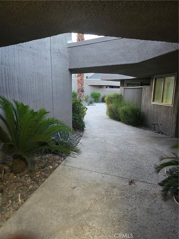 Image 3 of property listing at 71990 Eleanora, Rancho Mirage, CA 92270
