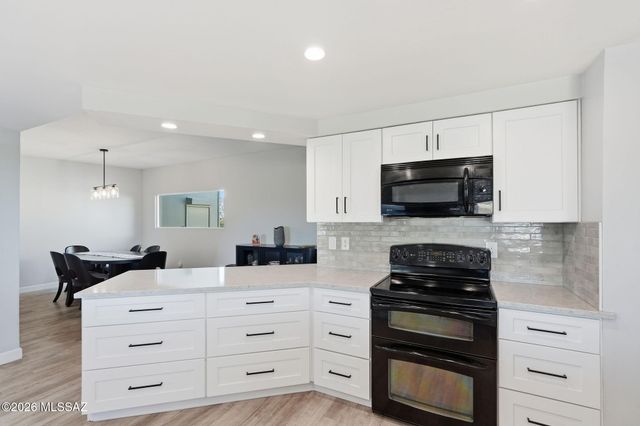 6551 N Camino Abbey, Tucson, AZ 85718