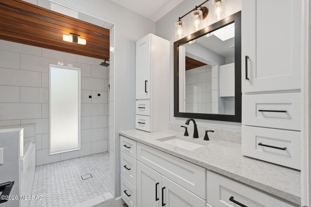 6551 N Camino Abbey, Tucson, AZ 85718