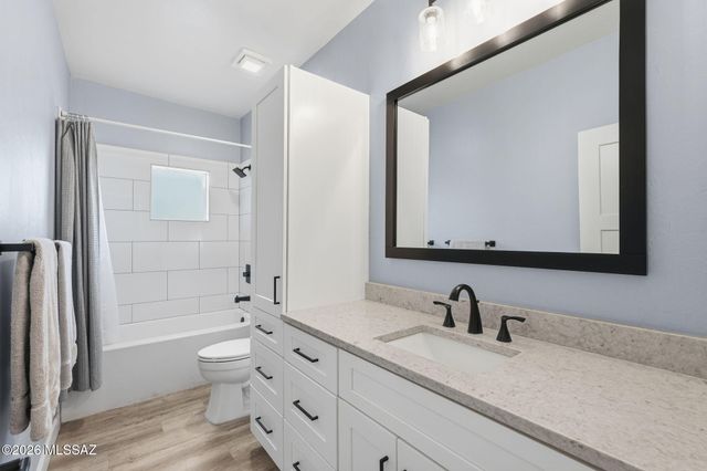 6551 N Camino Abbey, Tucson, AZ 85718