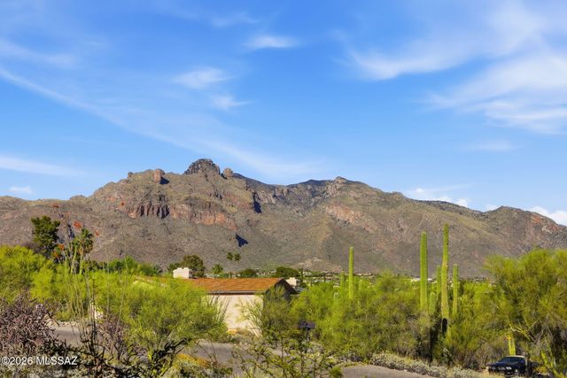 6551 N Camino Abbey, Tucson, AZ 85718