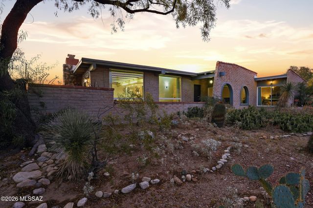 6551 N Camino Abbey, Tucson, AZ 85718