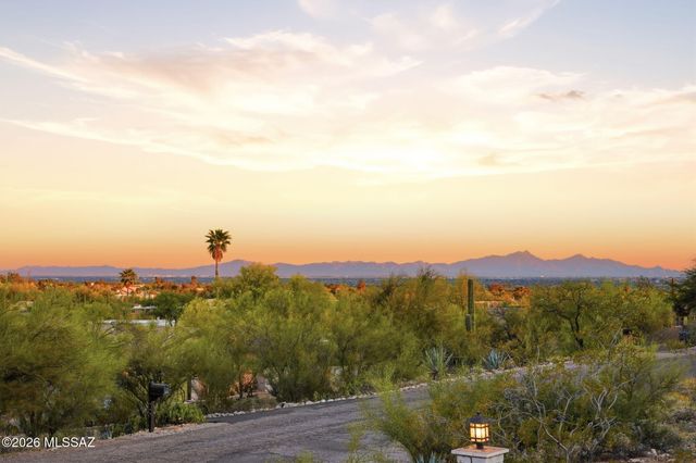 6551 N Camino Abbey, Tucson, AZ 85718