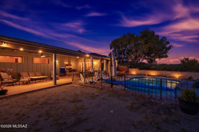 6551 N Camino Abbey, Tucson, AZ 85718