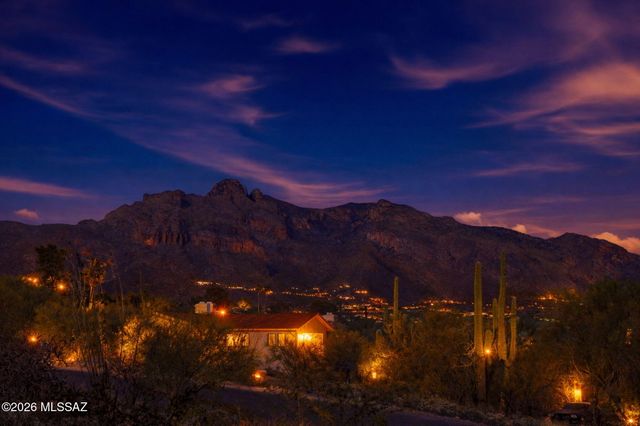 6551 N Camino Abbey, Tucson, AZ 85718