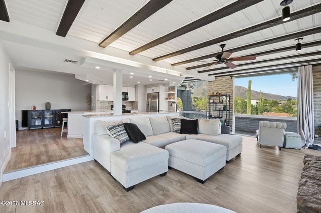 6551 N Camino Abbey, Tucson, AZ 85718