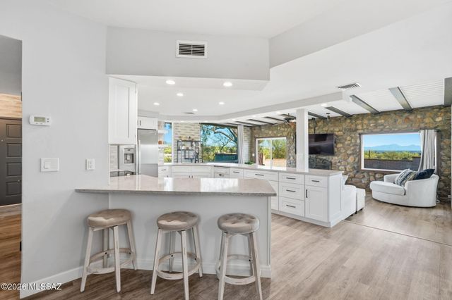 6551 N Camino Abbey, Tucson, AZ 85718