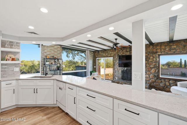 6551 N Camino Abbey, Tucson, AZ 85718