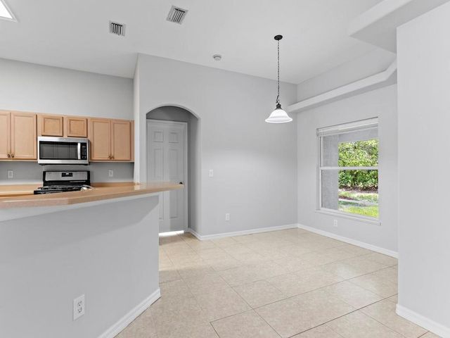 483 S Key Lime Square SW, Vero Beach, FL 32968