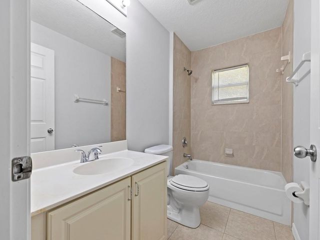 483 S Key Lime Square SW, Vero Beach, FL 32968