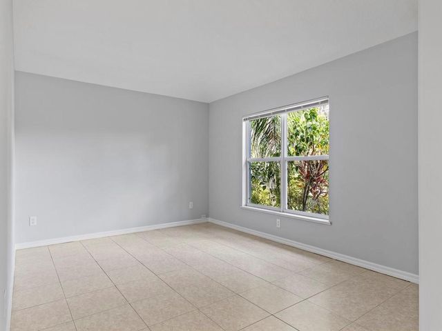 483 S Key Lime Square SW, Vero Beach, FL 32968