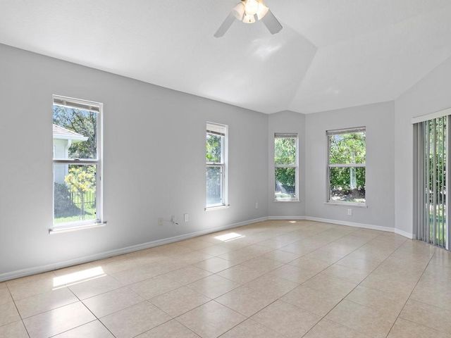 483 S Key Lime Square SW, Vero Beach, FL 32968