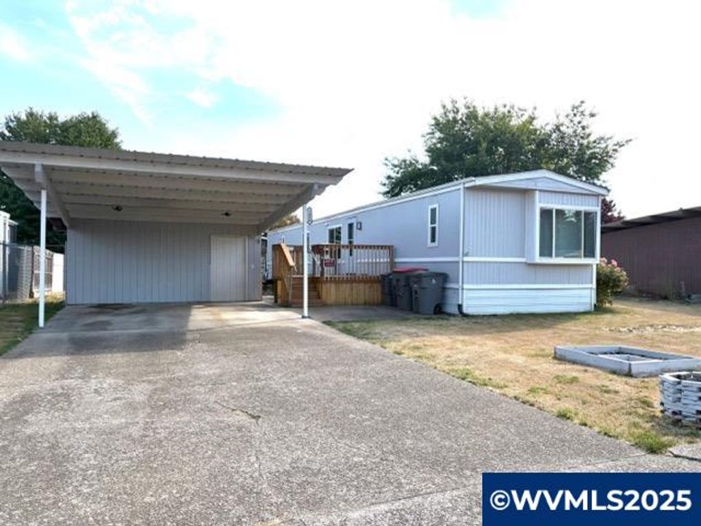 Image 1 of property listing at 1436 NW 8th St, Mcminnville, OR 97128