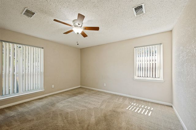 204 E Cunningham Avenue, Crowley, TX 76036