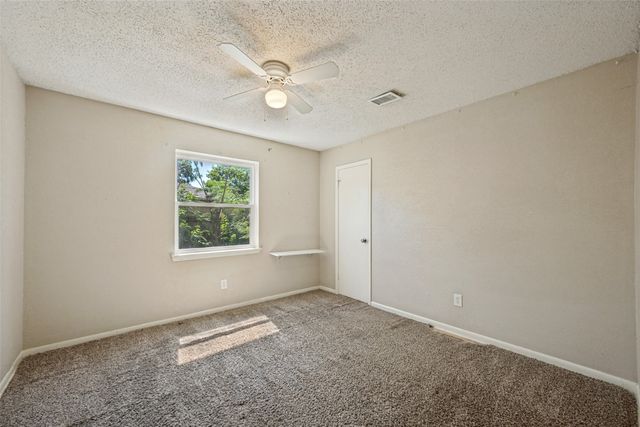 204 E Cunningham Avenue, Crowley, TX 76036