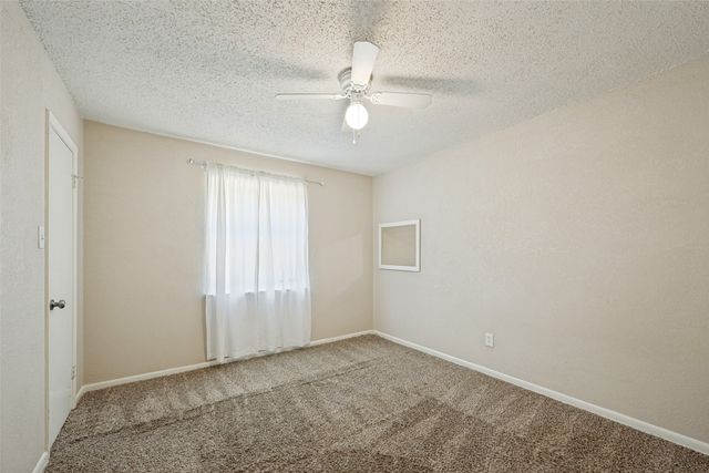 204 E Cunningham Avenue, Crowley, TX 76036