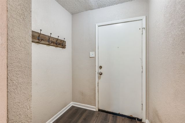 204 E Cunningham Avenue, Crowley, TX 76036