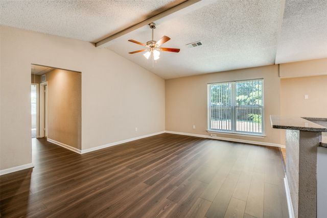 204 E Cunningham Avenue, Crowley, TX 76036
