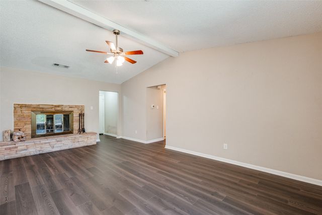 204 E Cunningham Avenue, Crowley, TX 76036