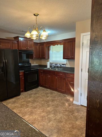 109 Chance Lane, Glennville, GA 30427