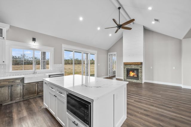 93 Long Horn Loop, New Waverly, TX 77358