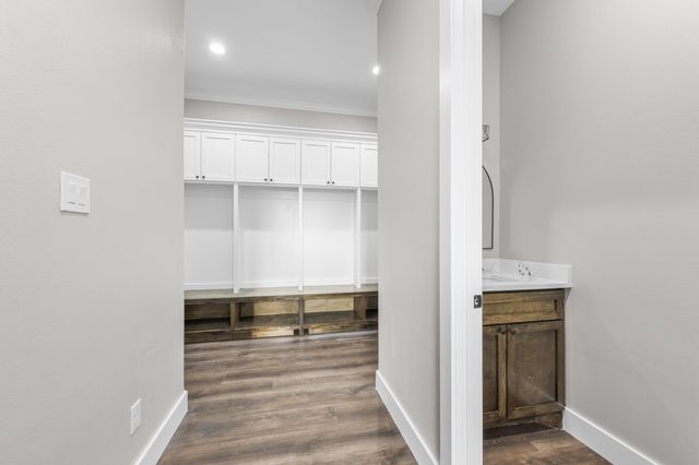 93 Long Horn Loop, New Waverly, TX 77358