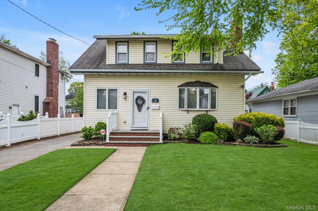 54 Rolling Street, Lynbrook, NY 11563