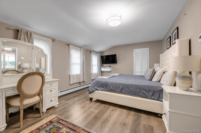 54 Rolling Street, Lynbrook, NY 11563