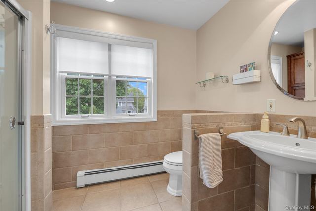 54 Rolling Street, Lynbrook, NY 11563