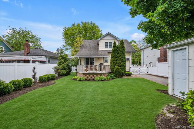 54 Rolling Street, Lynbrook, NY 11563