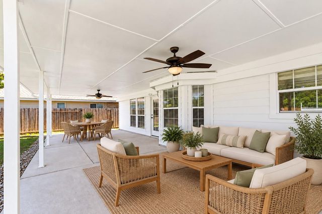 19327 Cloud Peak Drive, Tomball, TX 77377