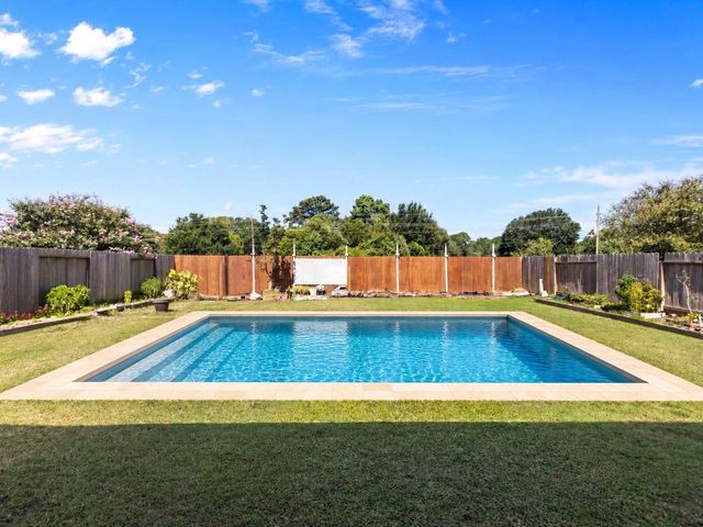 19327 Cloud Peak Drive, Tomball, TX 77377