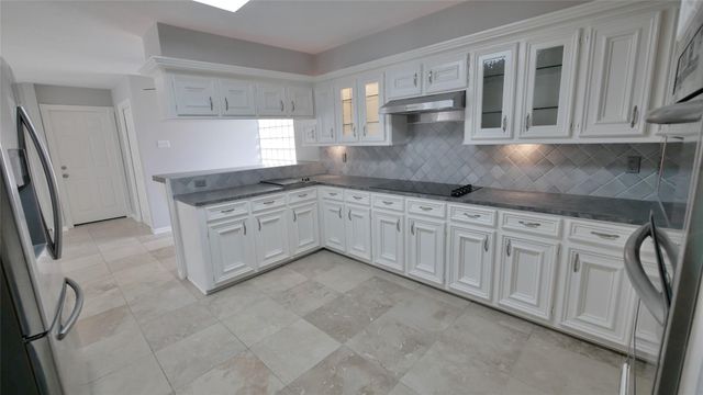 8003 Oakwood Forest Drive, Houston, TX 77040