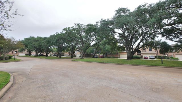 8003 Oakwood Forest Drive, Houston, TX 77040